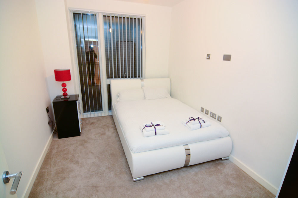 Apartment Wharf - Cambridge Av Лондон Экстерьер фото