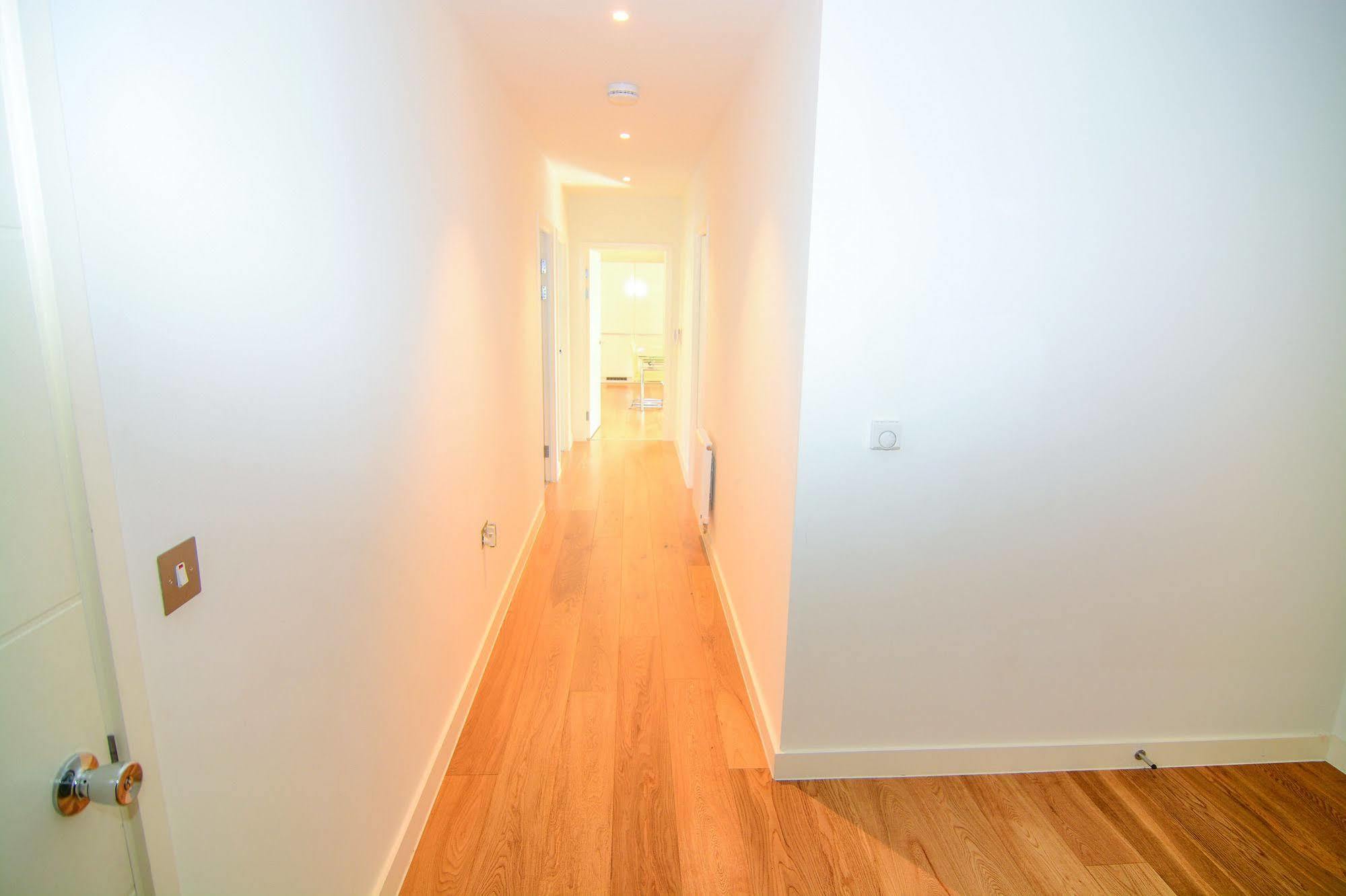 Apartment Wharf - Cambridge Av Лондон Экстерьер фото