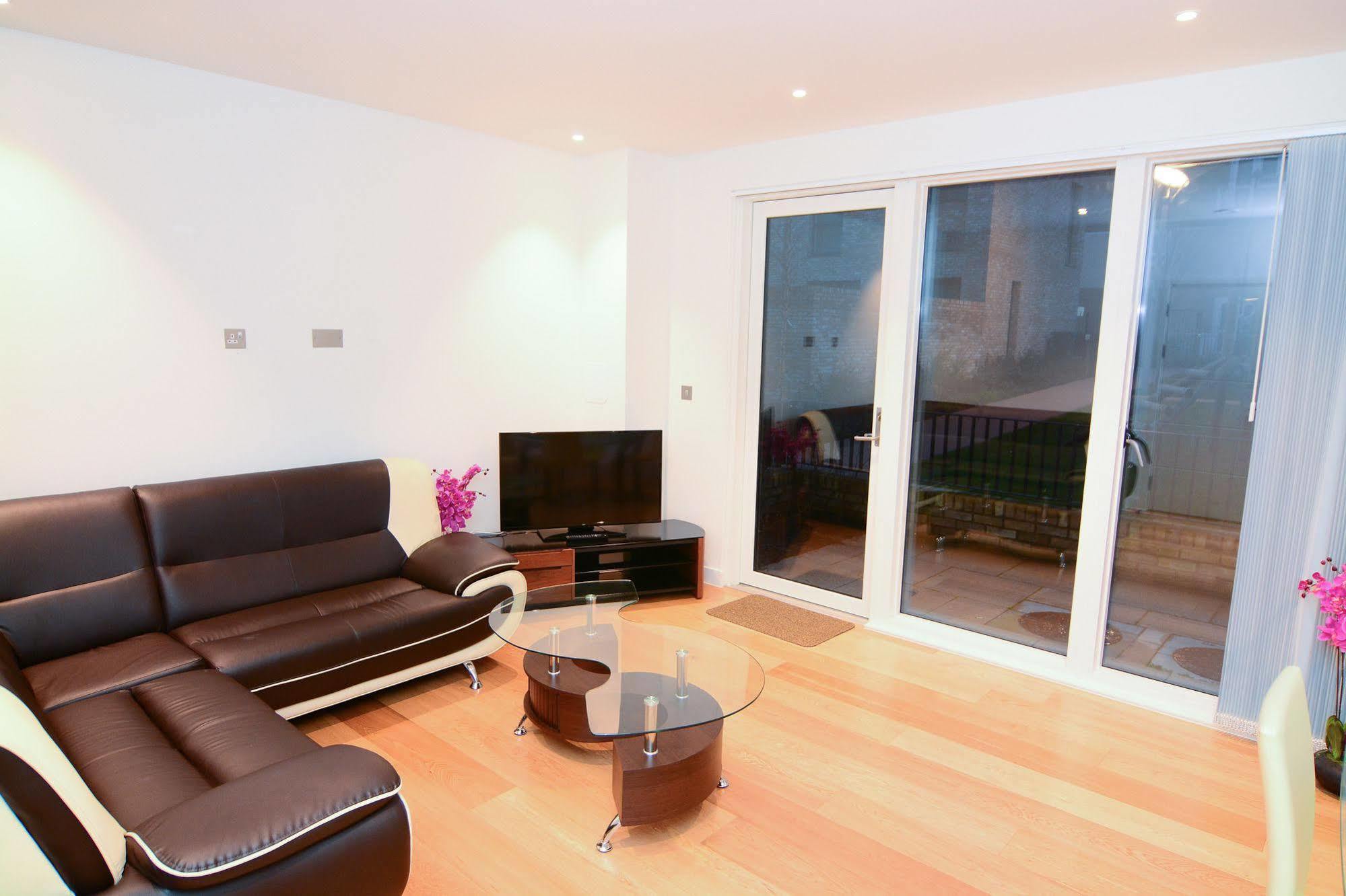 Apartment Wharf - Cambridge Av Лондон Экстерьер фото