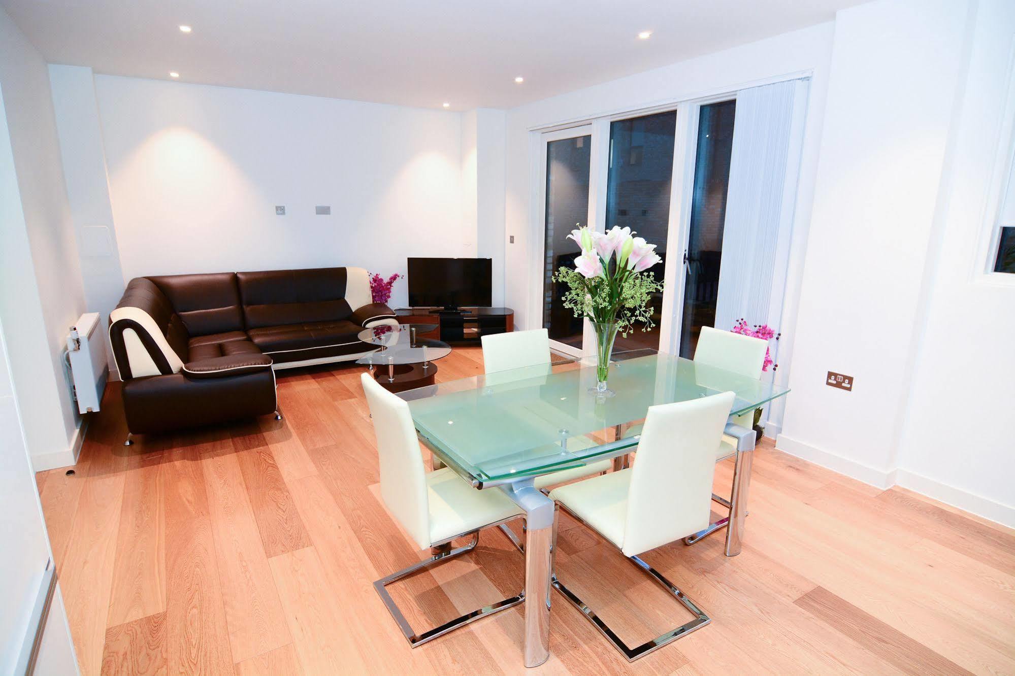 Apartment Wharf - Cambridge Av Лондон Экстерьер фото