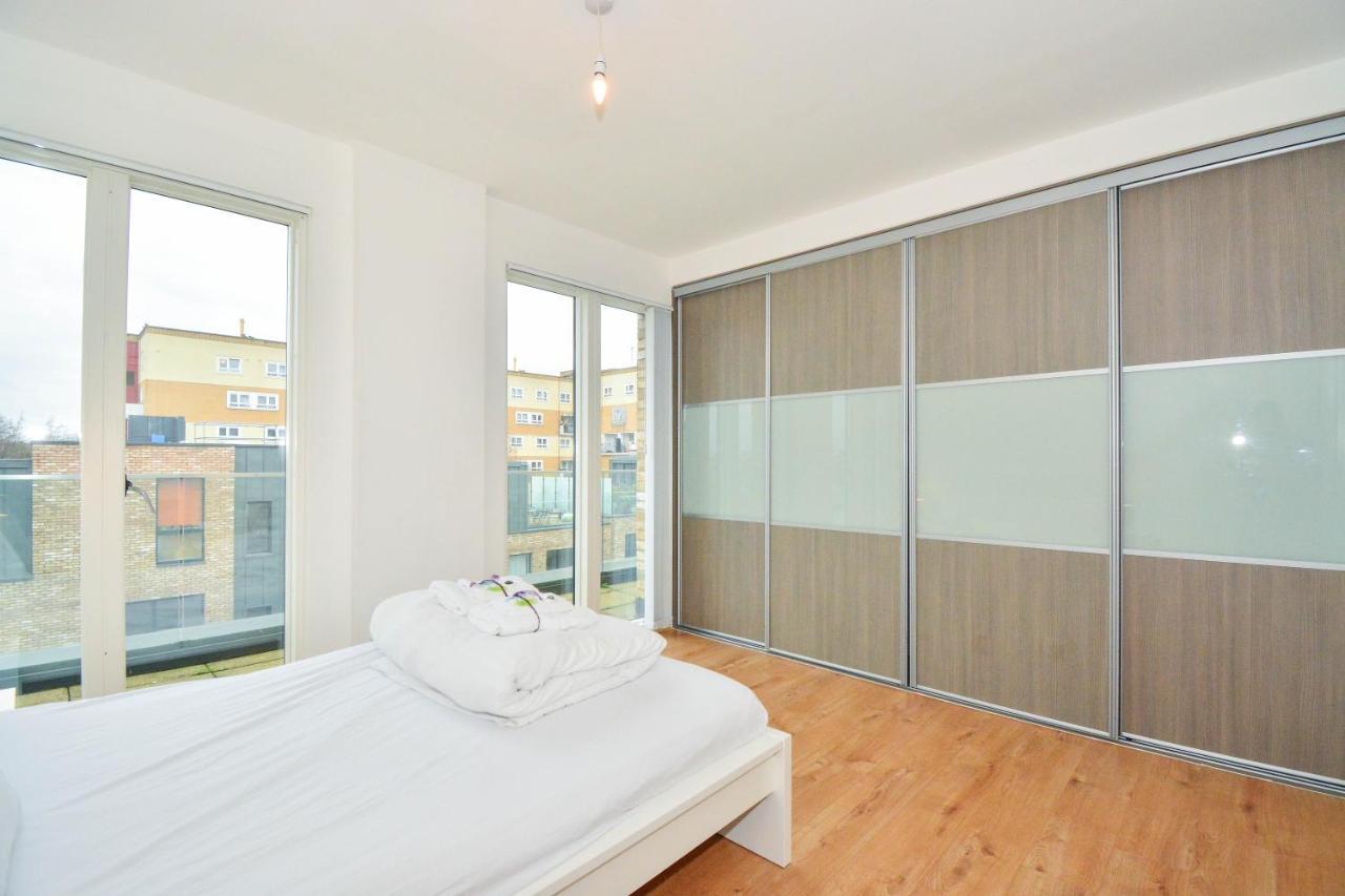 Apartment Wharf - Cambridge Av Лондон Экстерьер фото